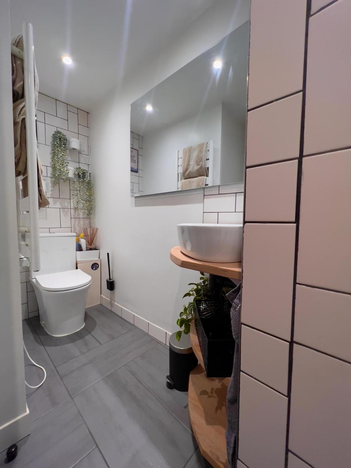 Escale Cosy A Pontoise Jacuzzi Et Terrasse Lägenhet Exteriör bild